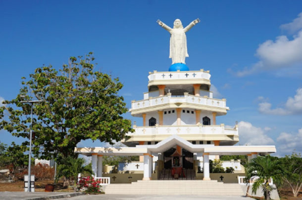 Patung Yesus Kristus Dibangun Di Kei Besar Siwalima