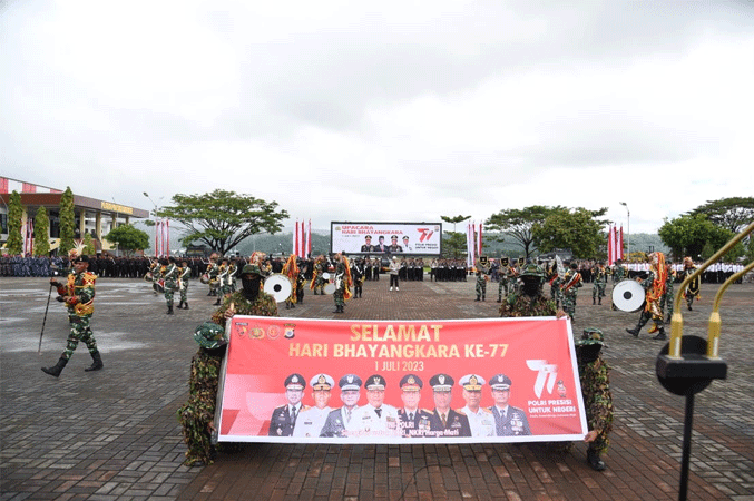 Marching Band Yonif Rider Masariku Meriahkan Hut Bhayangkara Siwalima