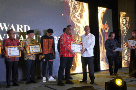 Wattimena Dan Ririmase Raih Golden Award Siwo Pwi Siwalima