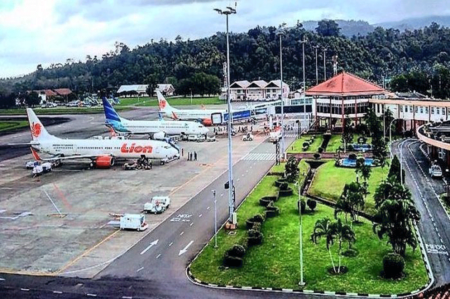 Bandar udara internasional pattimura terletak di provinsi