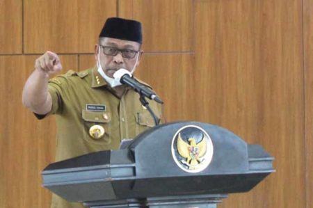 Di indonesia gubernur bertanggung jawab kepada