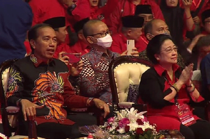 Megawati, Presiden Jokowi, Dan Kasihan Dah - Siwalima